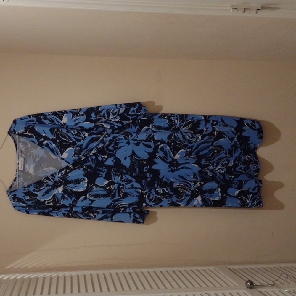 Lane Bryant black with blue floral elastic waist wrap dress size 22 NWOT